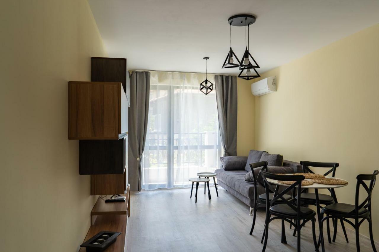 La Familia Apartments Varna Eksteriør bilde