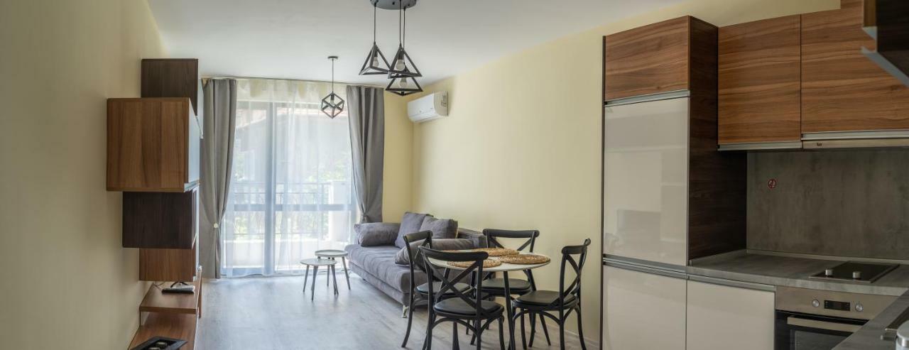 La Familia Apartments Varna Eksteriør bilde