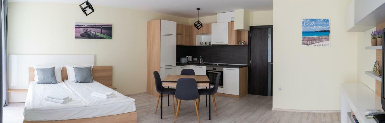La Familia Apartments Varna Eksteriør bilde