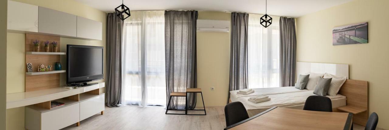 La Familia Apartments Varna Eksteriør bilde