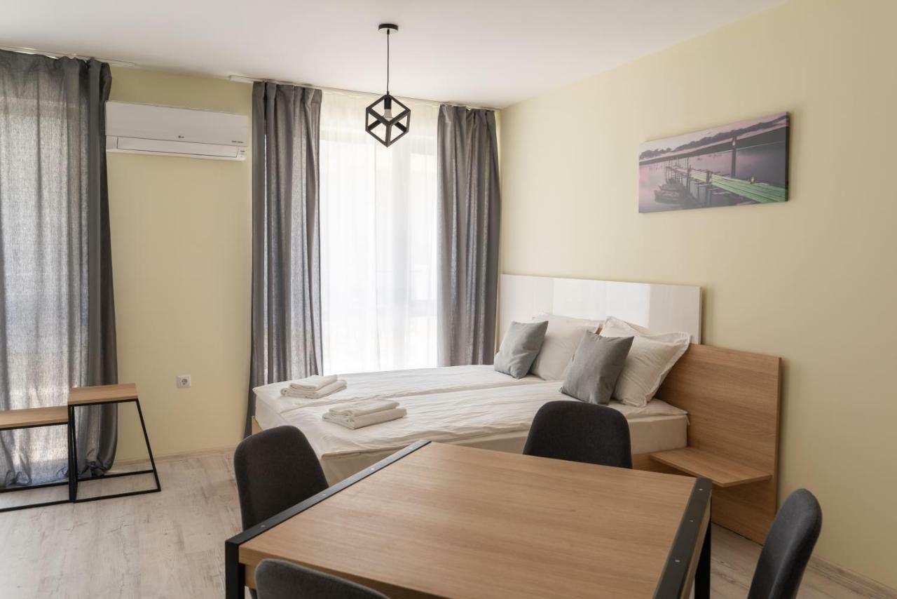 La Familia Apartments Varna Eksteriør bilde