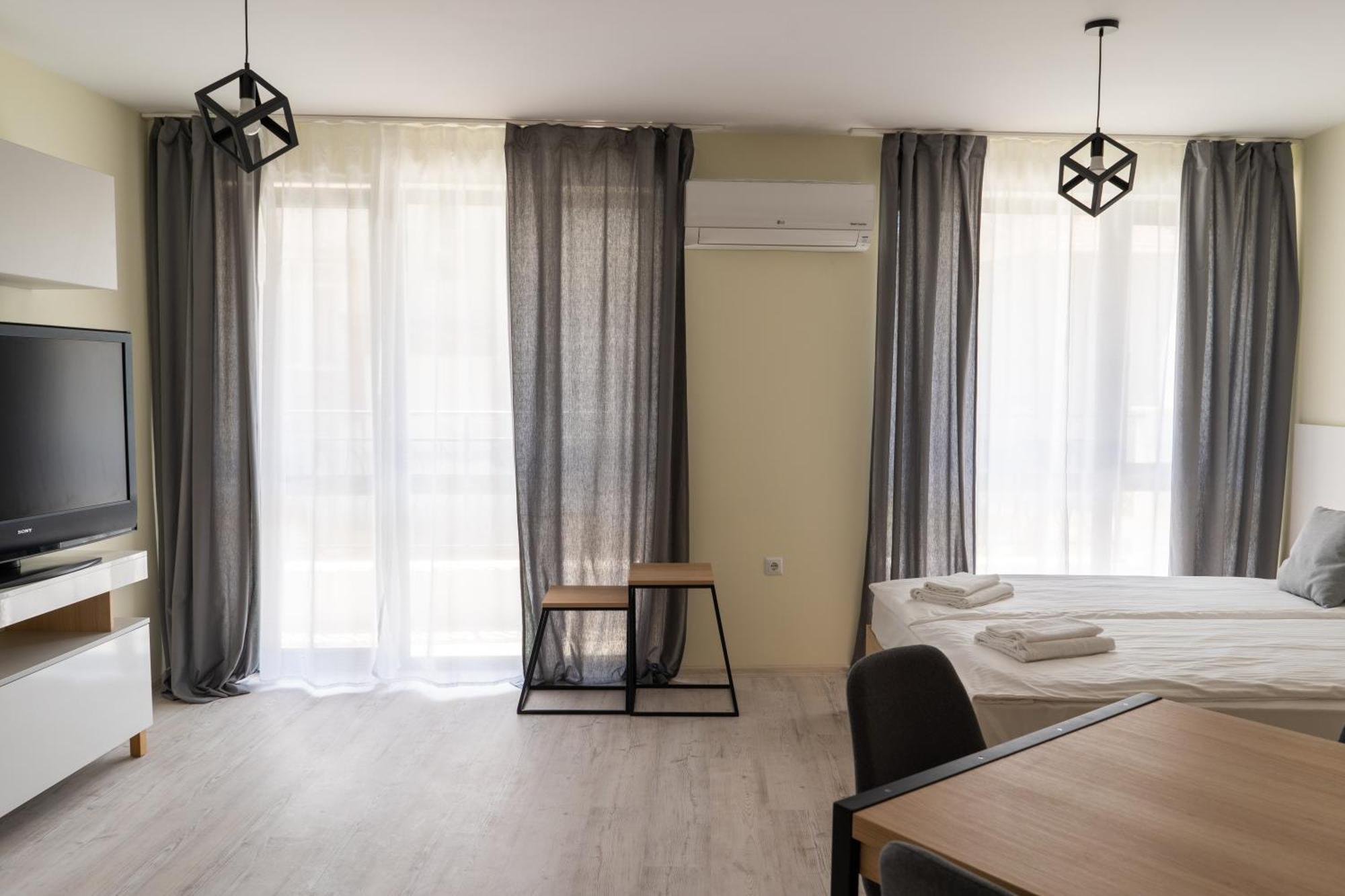 La Familia Apartments Varna Eksteriør bilde