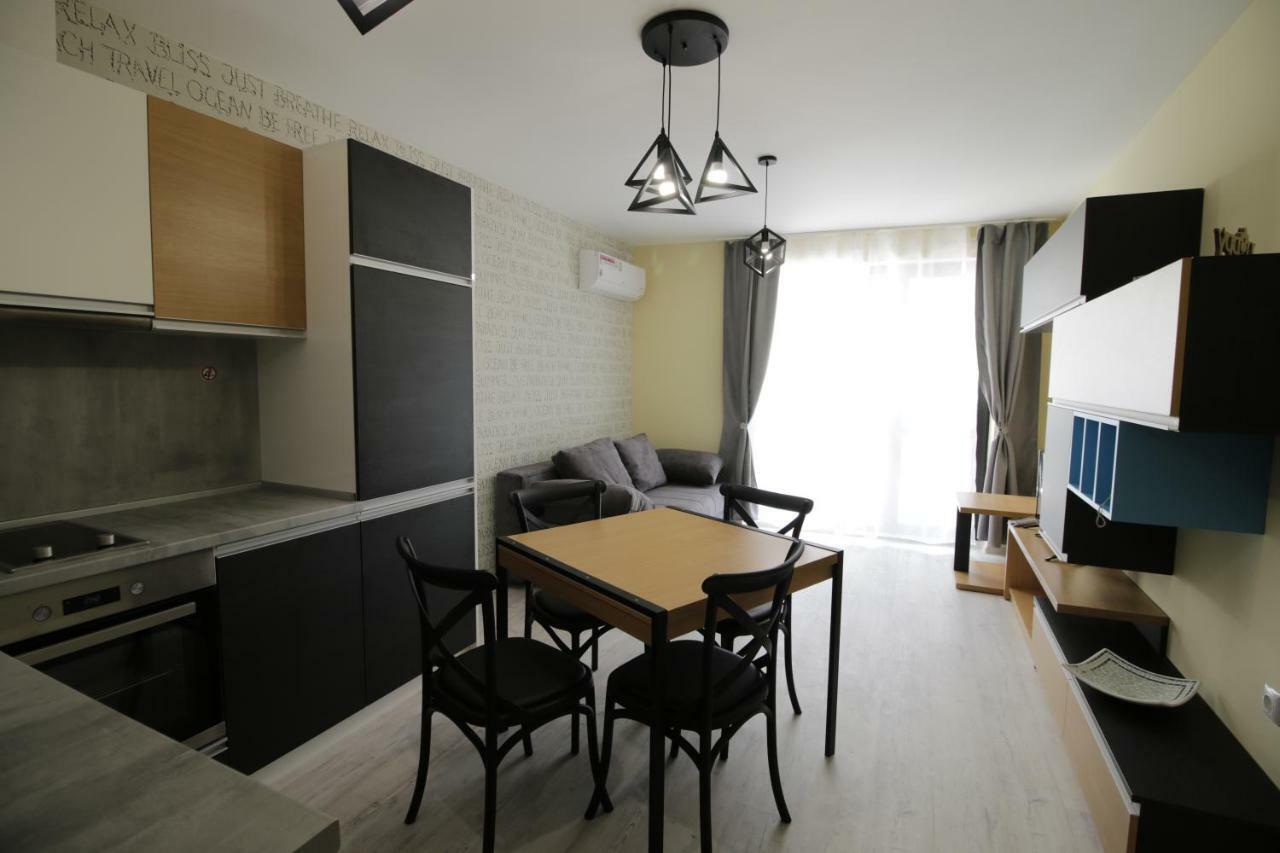 La Familia Apartments Varna Eksteriør bilde