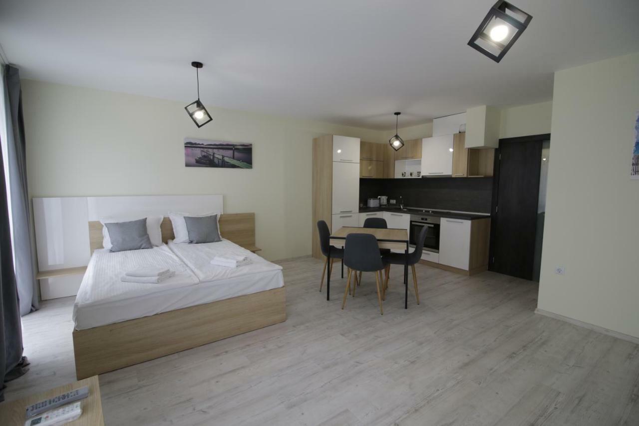 La Familia Apartments Varna Eksteriør bilde