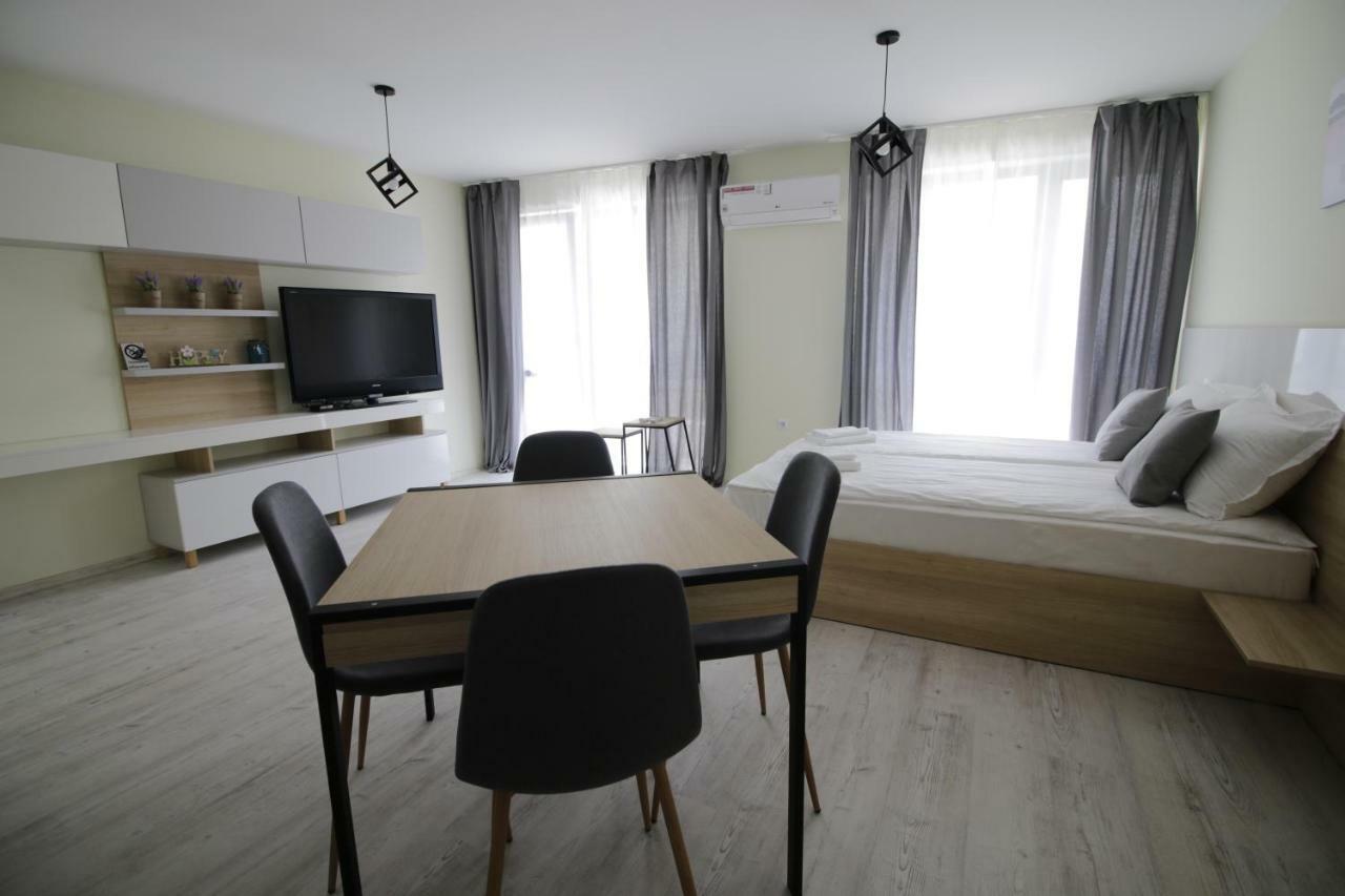 La Familia Apartments Varna Eksteriør bilde